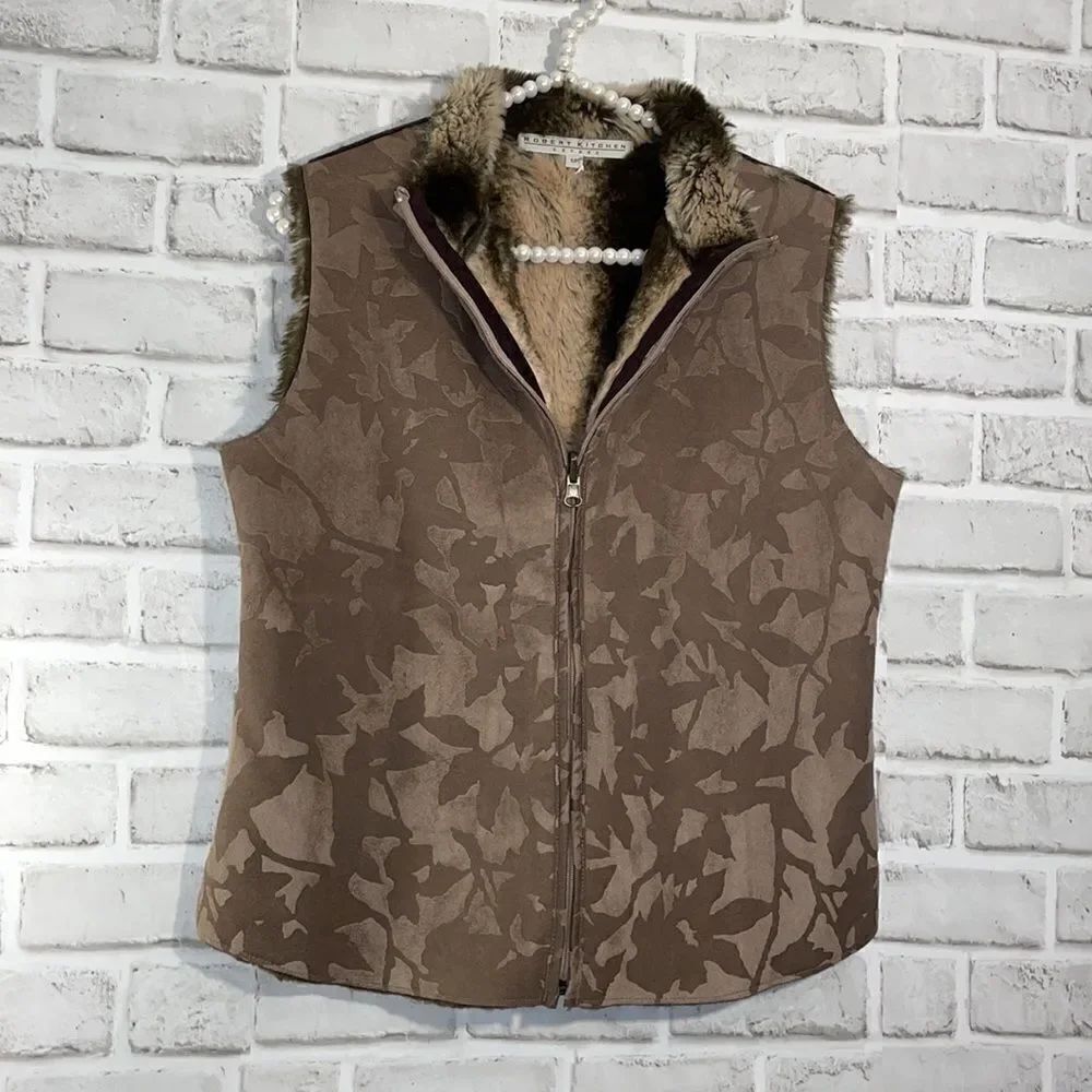 Robert Kitchen Canada Faux Fur Lined Women’s Vest Leaf Pattern Reversible Sz SP